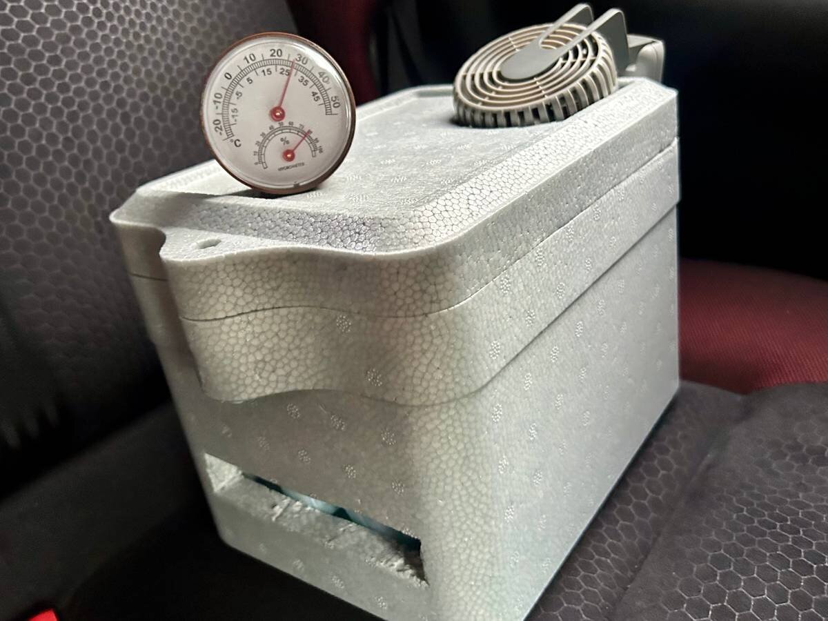 【Heat Measures】 DIY Cooler with Daiso & Handheld Fan! The car interior became surprisingly cool