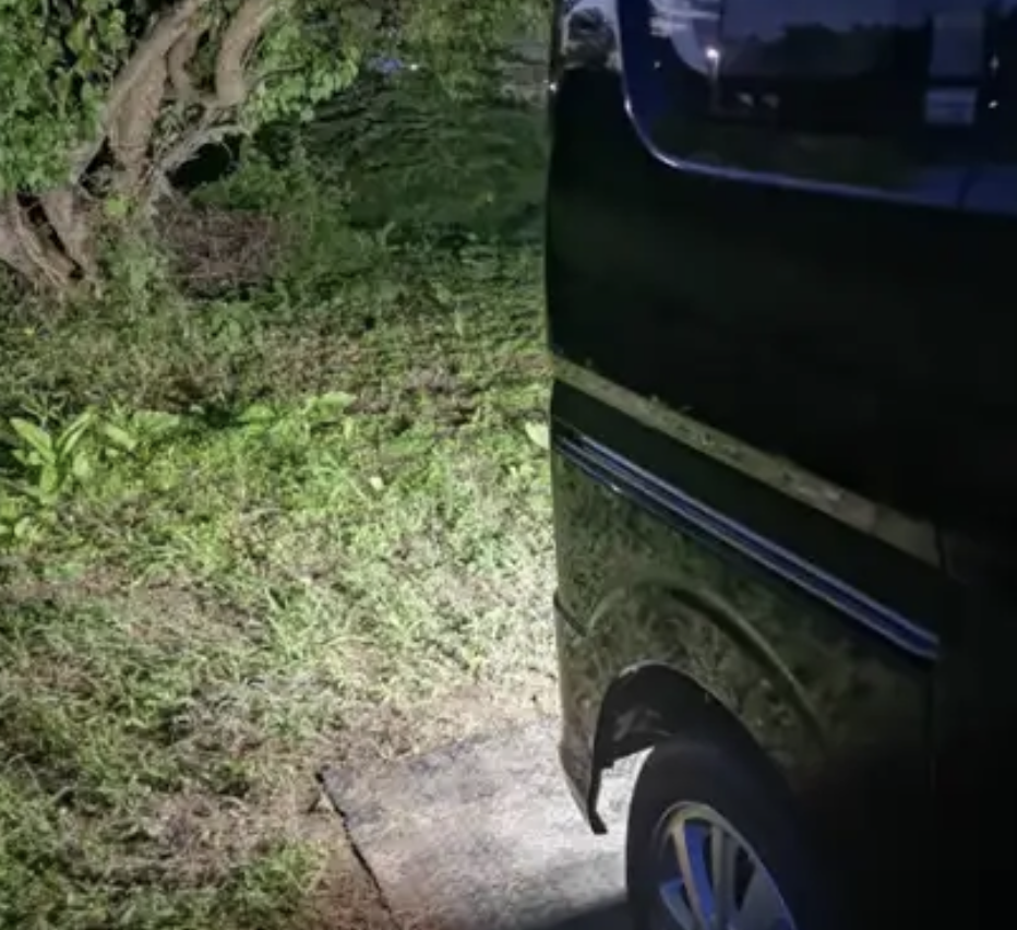 夜のバック駐車が激変！“見たい場所”を照らせるLEDバックランプに助けられる