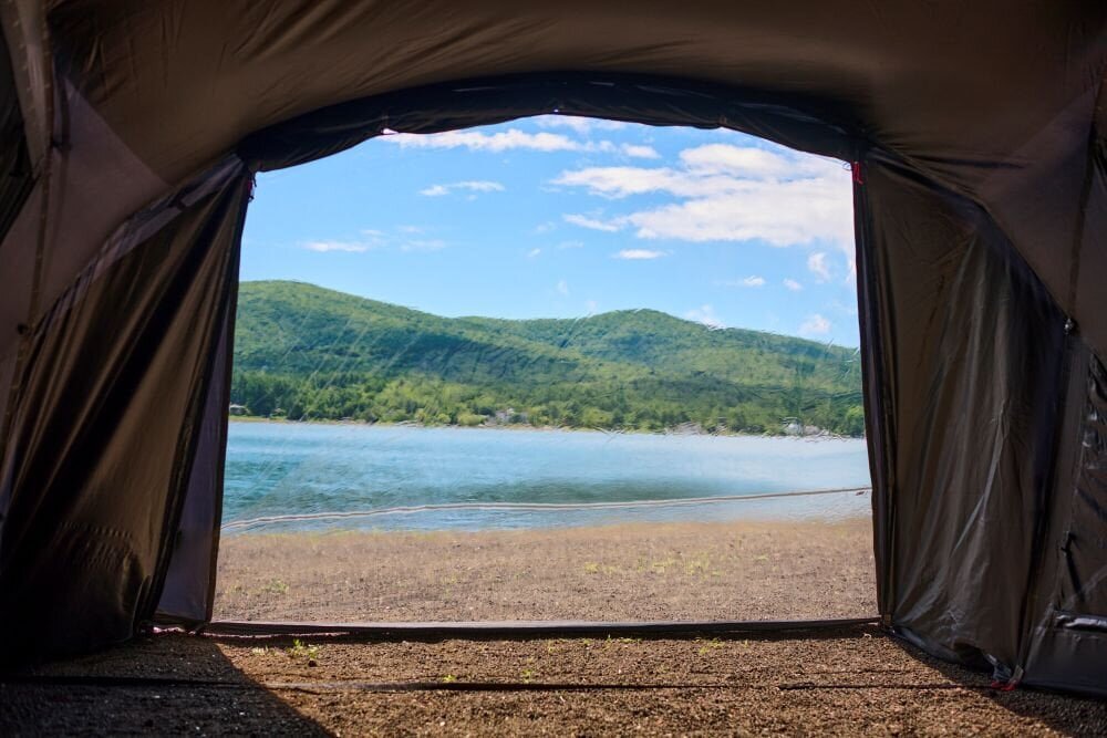 Open and spacious even inside the tent! The Clear Wall reduces the intrusion of rain, wind, and outside air while allowing you to see the outside
