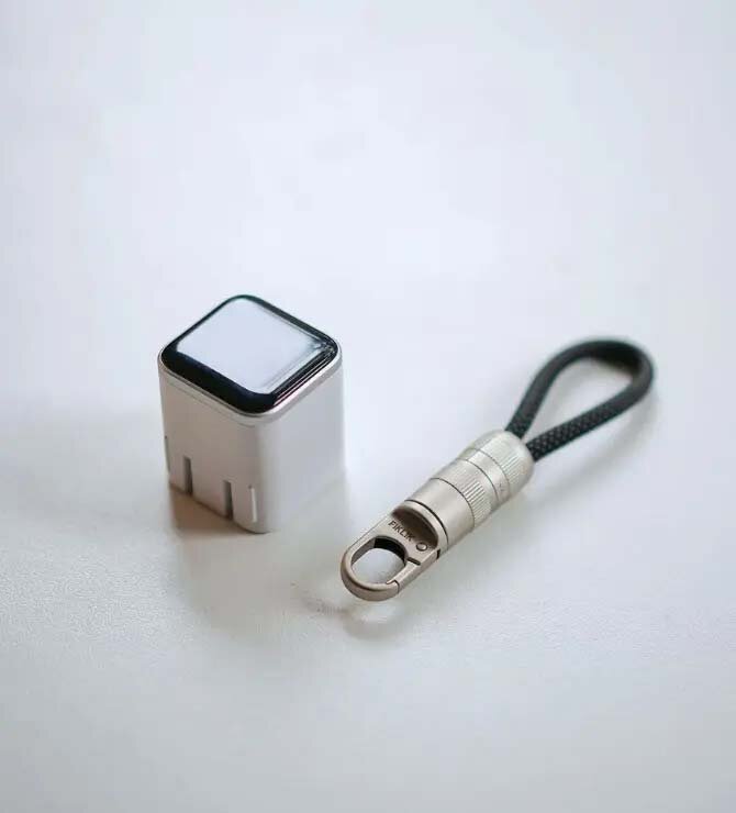 【ガジェット好き】充電＋データ、16K映像まで！キーホルダーになる防災対応ミニケーブル
