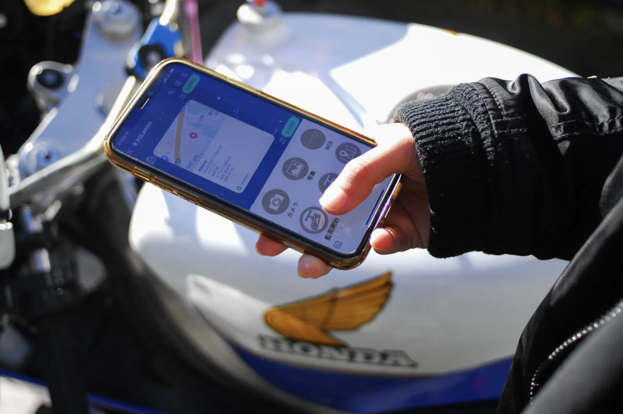 【クルマの防犯】異変を「LINE」で通知！GPS×LTEのセキュリティギアで“その後”まで備える