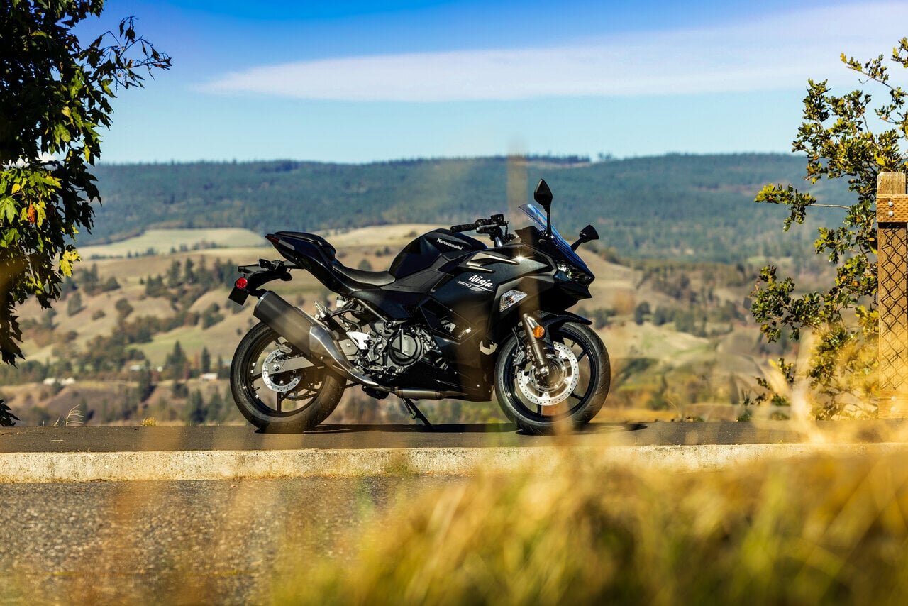 The latest model of Kawasaki "Ninja 500" is about 900,000 yen! Its light handling awakens the joy of riding