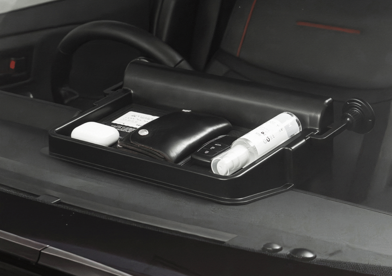 【車内カスタム】ナビ裏まだ使えるっしょ！小物＆スマホをまるっと置けるダッシュボードトレイ