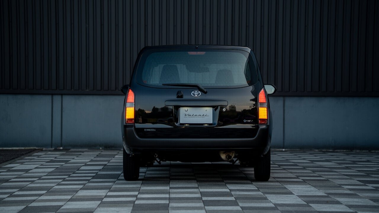 Custom raised & old-school style too! LED tail lamp from the Showa era that fades away softly like a light bulb