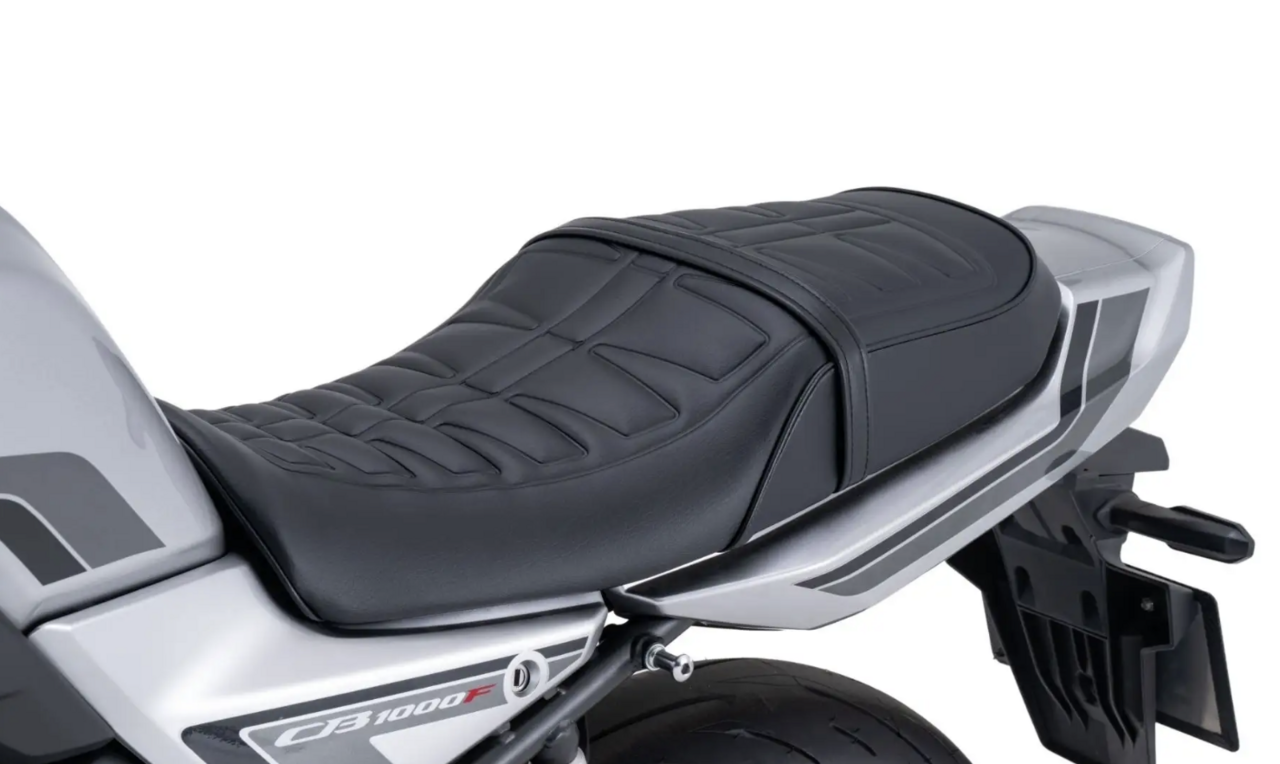 シート高−20mmの理由は？“分かってる人”が作ったCB1000F専用ローダウンシート