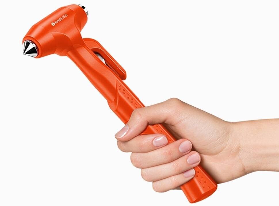 【Emergency Escape】 Prepare for typhoons and accidents! Break glass & cut seat belts with just one hammer