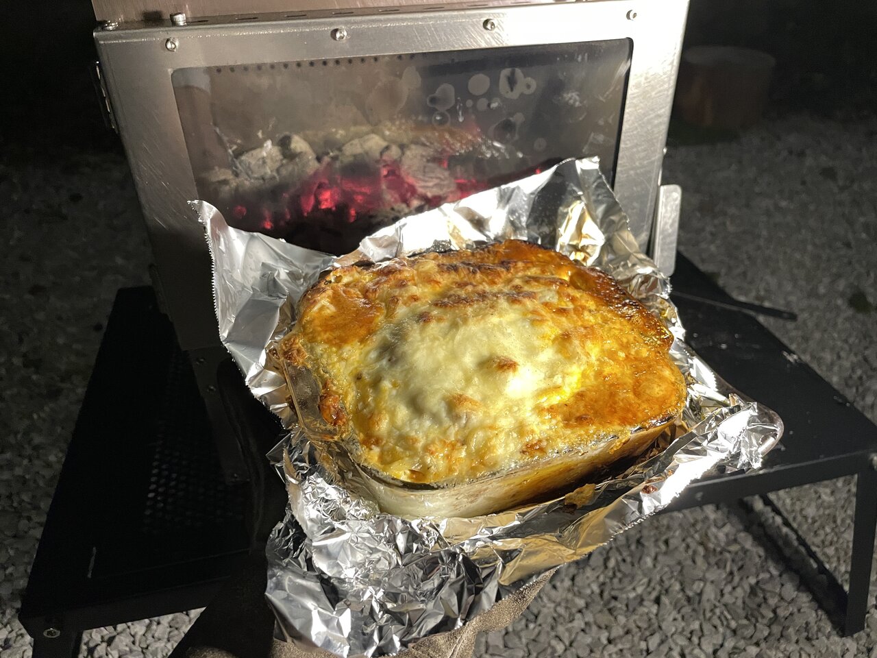 【キャンプ飯研究】薪ストーブで2種類のソースから作る「ラザニア」の味は？