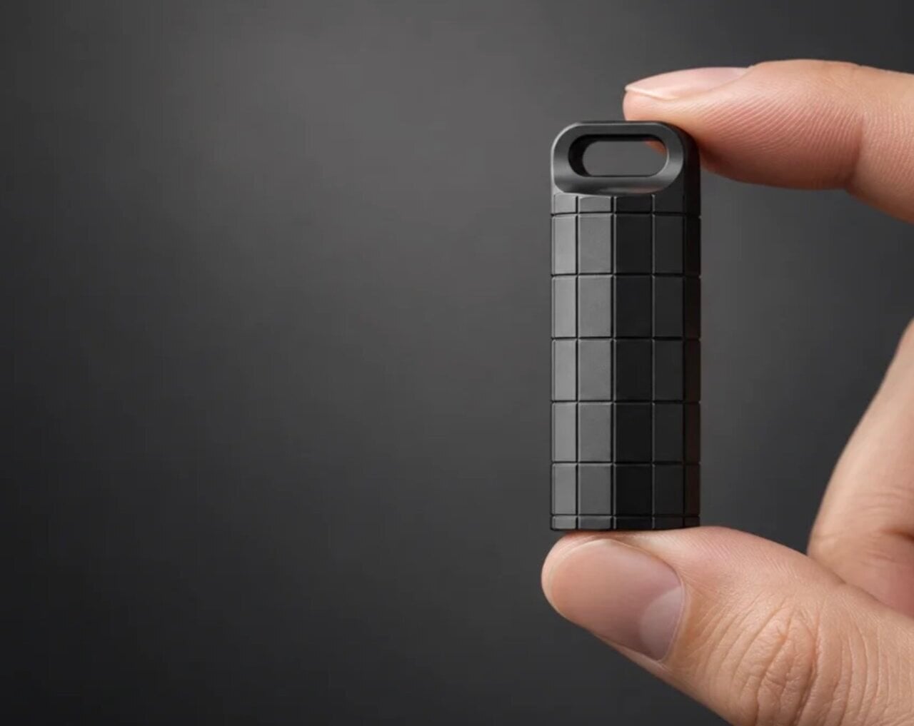 【Ultra Small Gear】Can this really ignite!? Carrying around a super minimal oil lighter that weighs about 20g