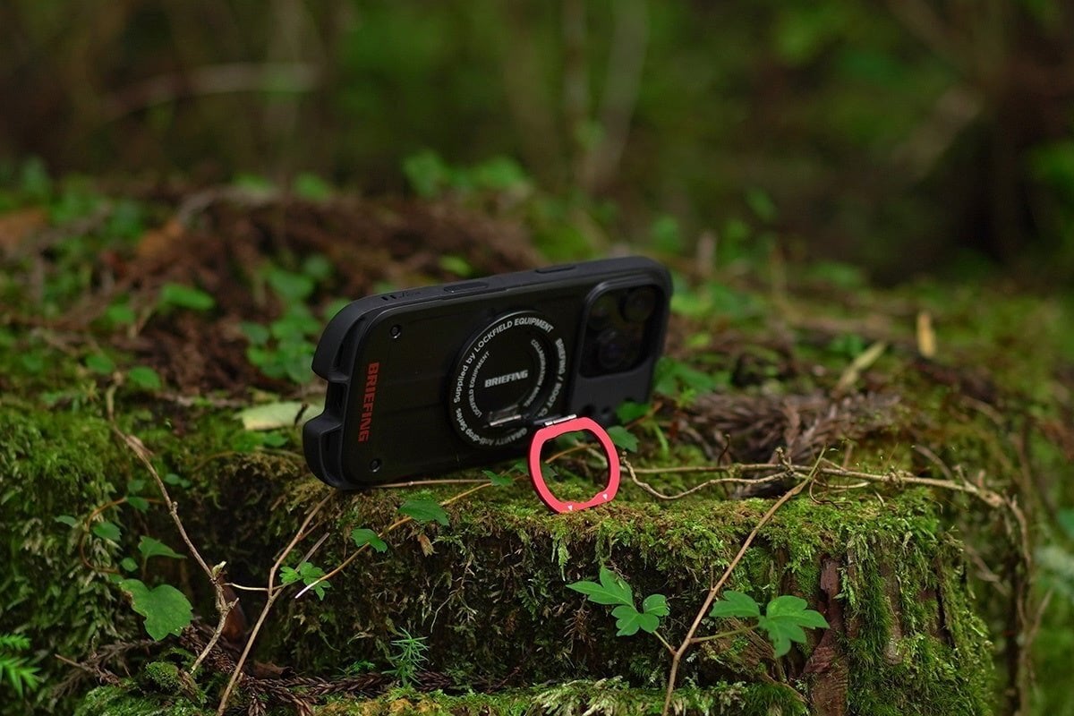 【iPhone】Adventure lovers will be thrilled! Mobile gear type 3 from the BRIEFING collaboration that you want to match as a set