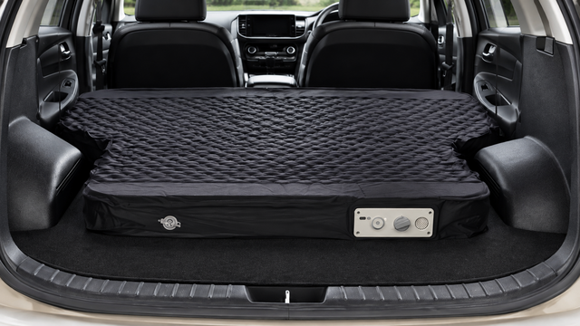 【Car Sleeping】Change your sleeping comfort!? The 'waisted' air mattress fits the interior protrusions of your car