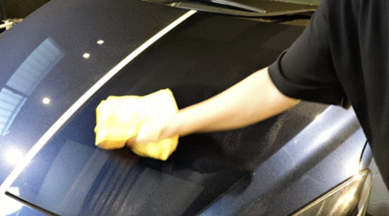 【Waterless Car Wash】 From "Scrubbing" to "Floating and Peeling Off"! Instant super water repellency and glossy finish from the moment you wipe!
