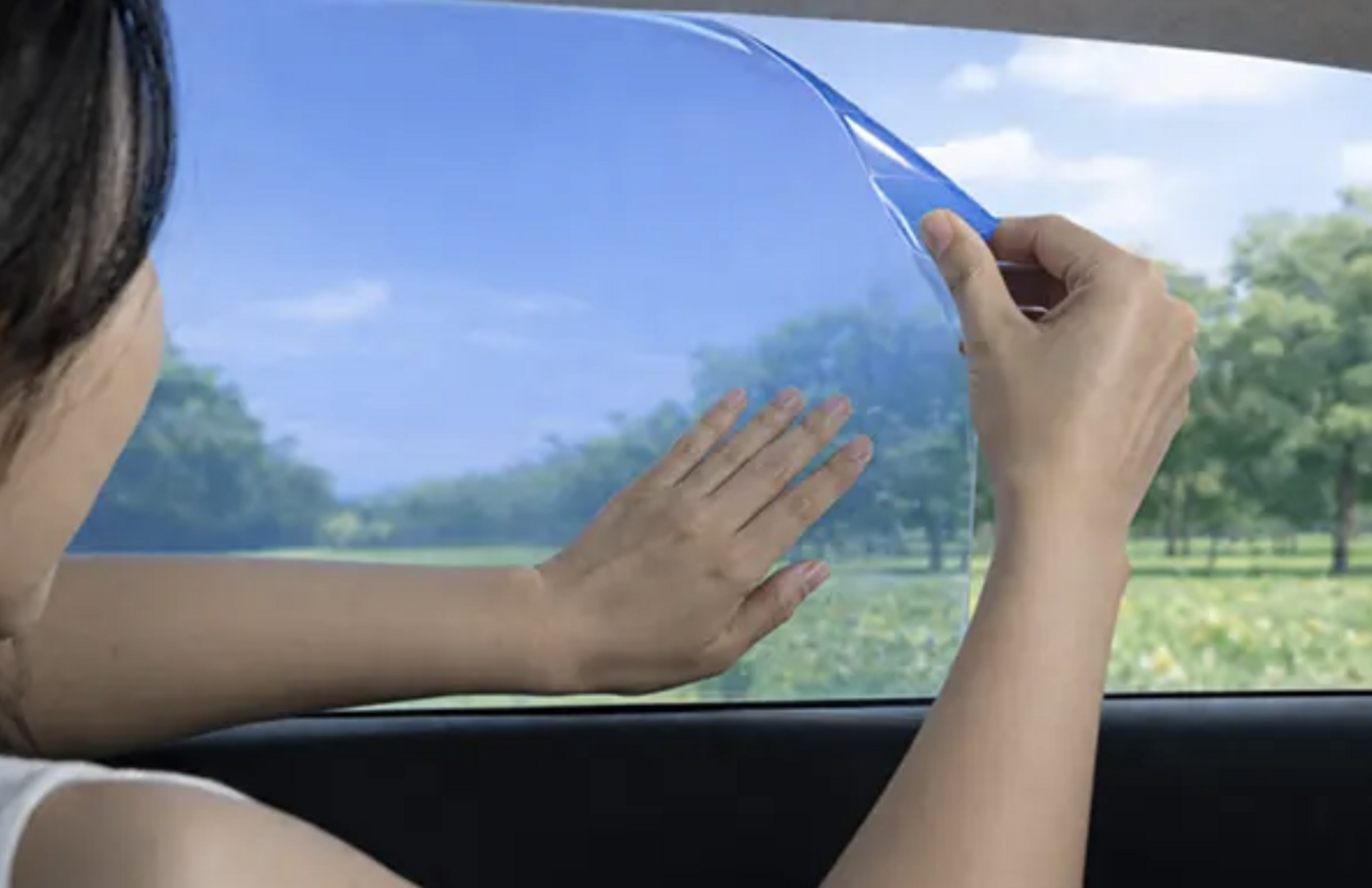 Switching from sunshade!? The "insulation sheet" you can stick and peel off and use again is excellent