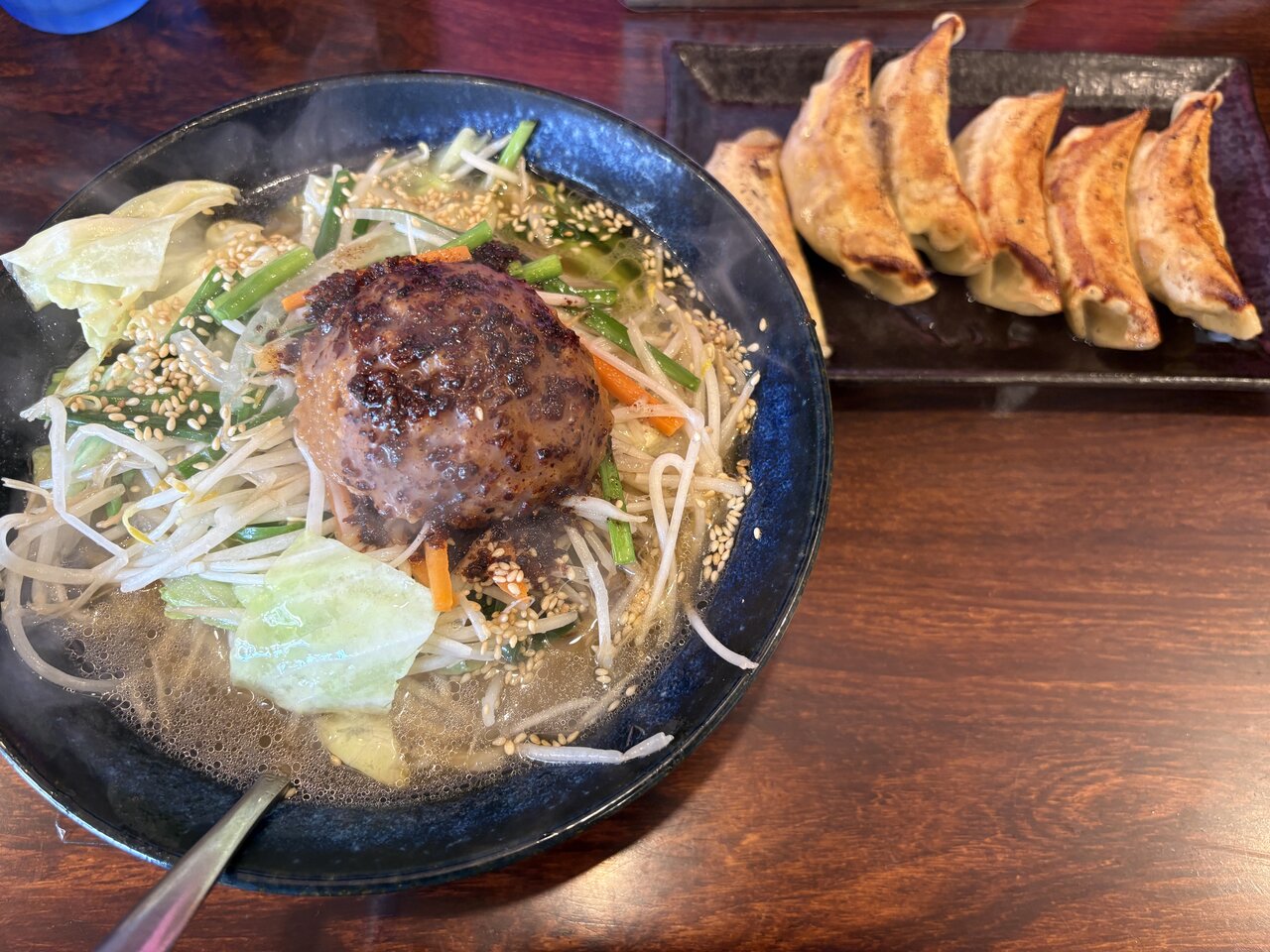 【街中華】住宅街の街中華「一陽軒」で名物ギョーザとこだわりみそラーメン