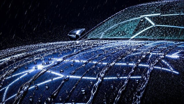 Water slides off~! Protect your beloved car from dirt and rainwater with a self-coating that only requires wiping
