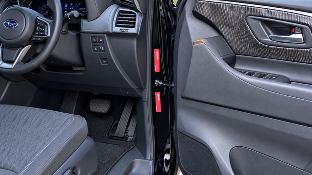 [Static Electricity in Cars] Stick it on the door hinge! A static electricity countermeasure sheet that can also be applied to EV vehicles.