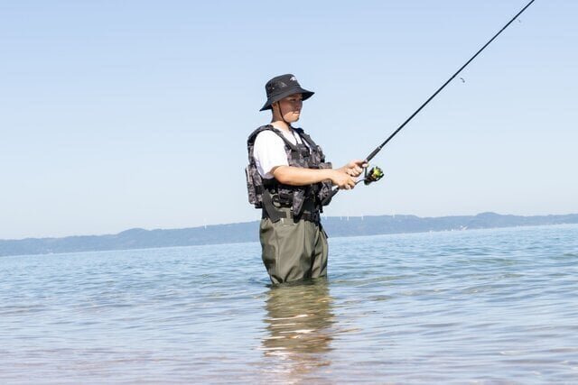【Fishing】Keeps you dry, easy to take off, won’t get lost! Thoughtful “chest-high” waders for anglers
