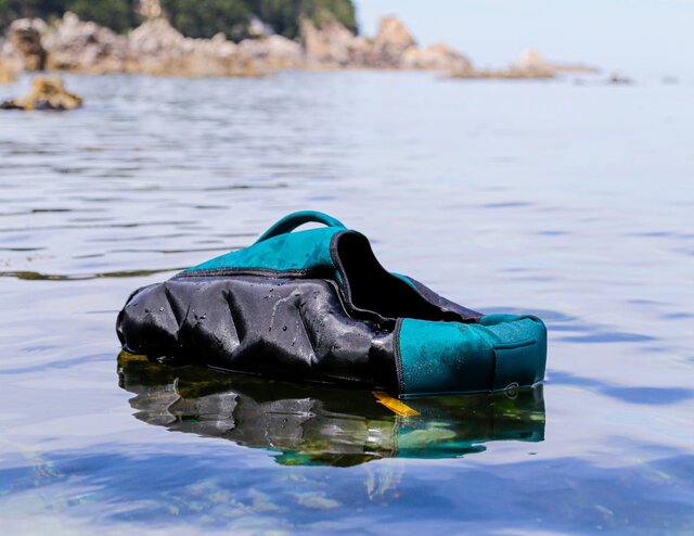 ペット ダイビング用品と同素材 69nの浮力で安全を守る 犬用ライフジャケット Maduro Online マデュロオンライン