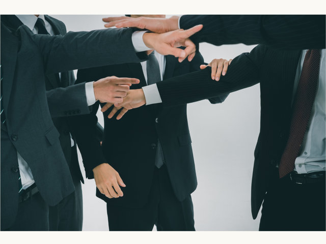 デジタル変革を目指す企業が、迷走し暗礁に乗り上げている