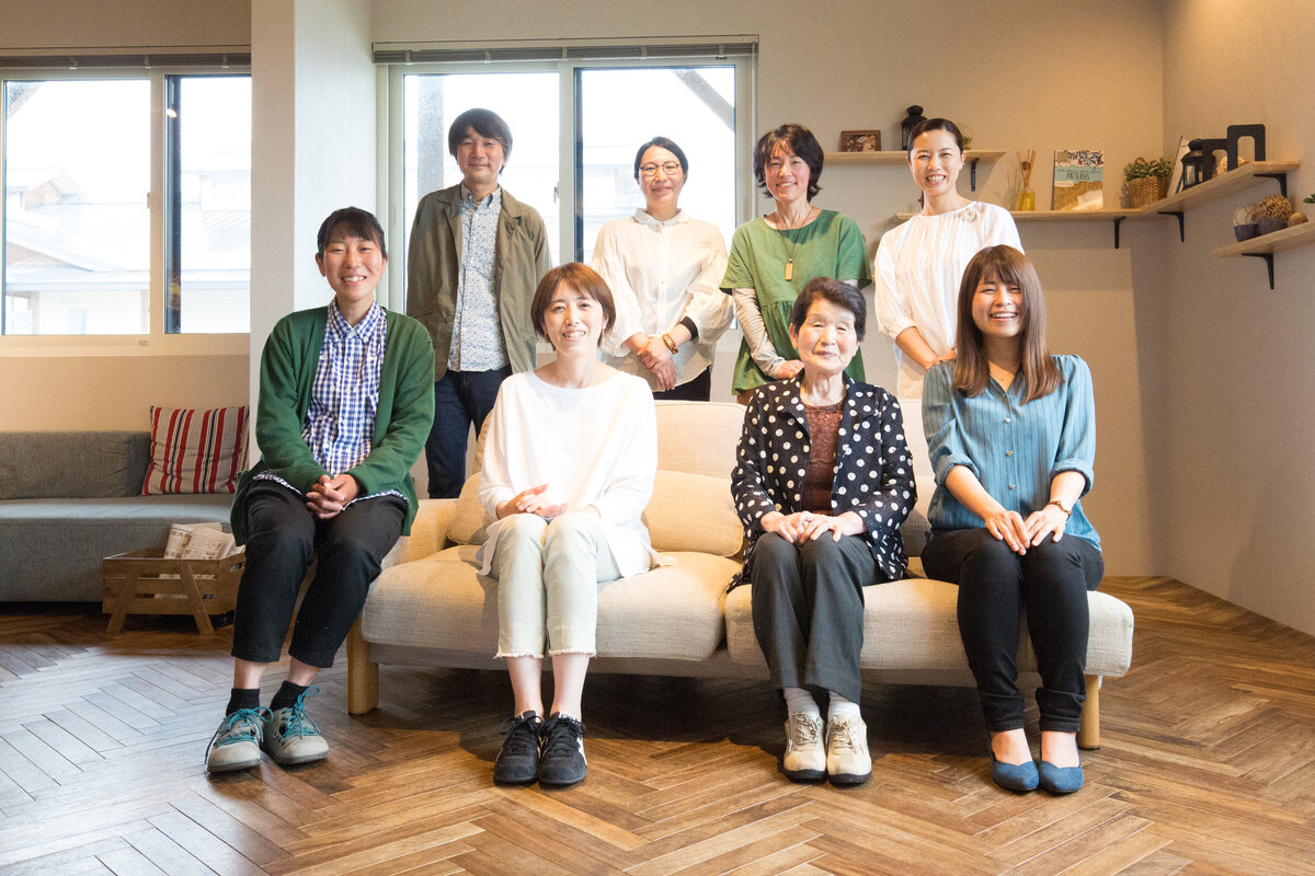 ライク ア バードokitama 第２弾 建築家の成瀬友梨さんと尋ねる 新緑が芽吹く飯豊町 Sotokoto Online ソトコトオンライン 未来をつくるsdgsマガジン