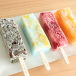 しゃりっもちっ!新食感のカラフル和菓子「くずバー」とは?【実食レビュー】