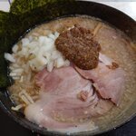 濃厚背脂と煮干しペーストのコラボ「一右衛門」【長野ローカルラーメン】
