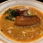 濃厚な海老の風味がたまらないエビ味噌ラーメン「昼ラーメン夜ちゃんこ酒場紅丸」【群馬ローカルラーメン】