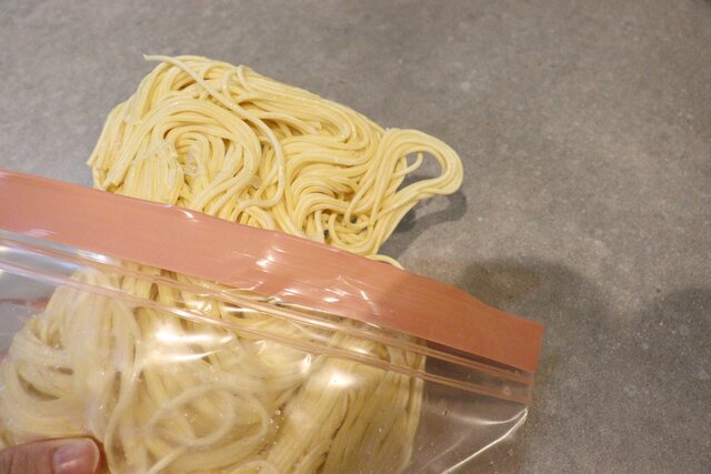 【たった１分】パスタの茹で時間が劇的に短くなる冷凍貯金