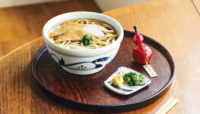 ＜うどん＞温かいうどんは、ぬくもりある器で。