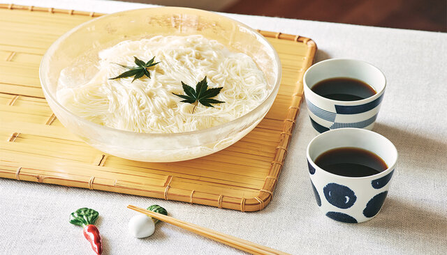 ＜そうめん＞暑い日のお昼ごはん、食卓を涼しく爽やかに演出。