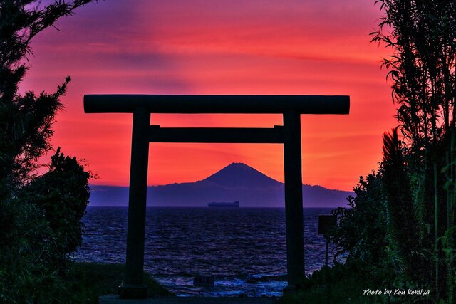 館山市洲崎神社浜鳥居からの富士山