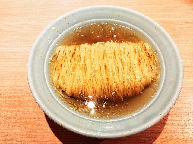 (明鏡志水PURE)芳醇な黄金色のスープに柚子が香る冷やしらぁ麺
