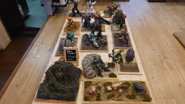 展示しているプラモデルは店主の自作