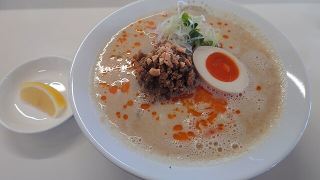 スープは豆乳入りの癒し系だ