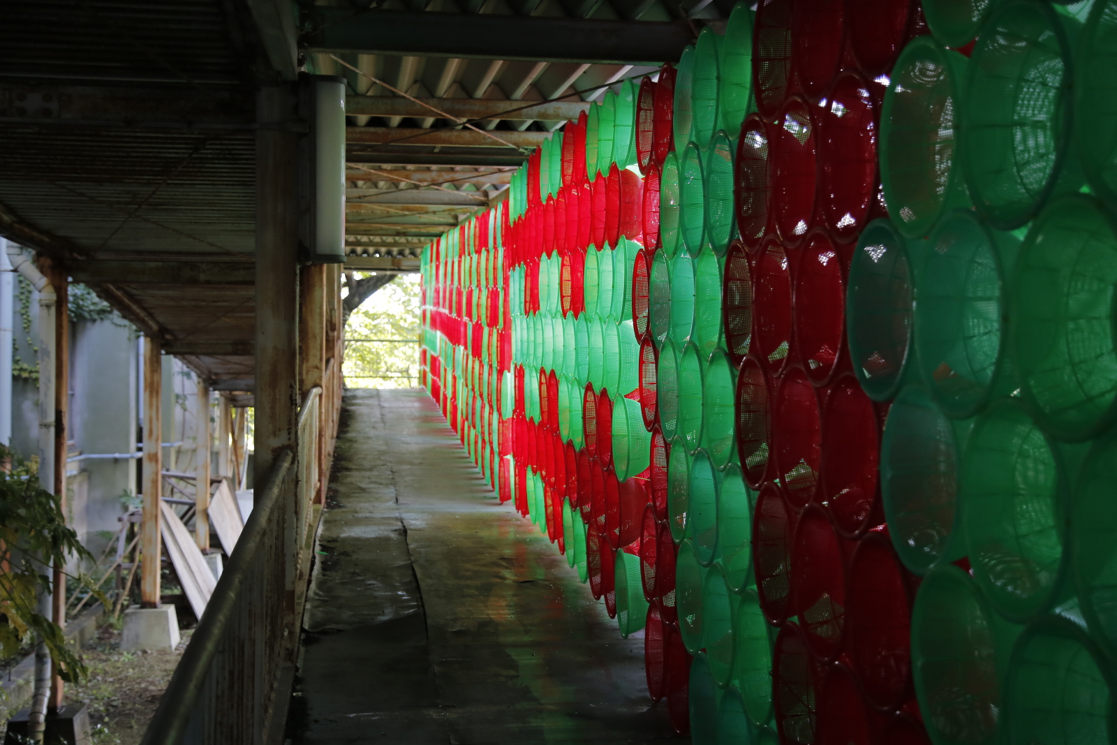 チェ・ジョンフ「Air Air」奈良県立大学での展示風景、2017年 Photo by Chihiro Matsushita