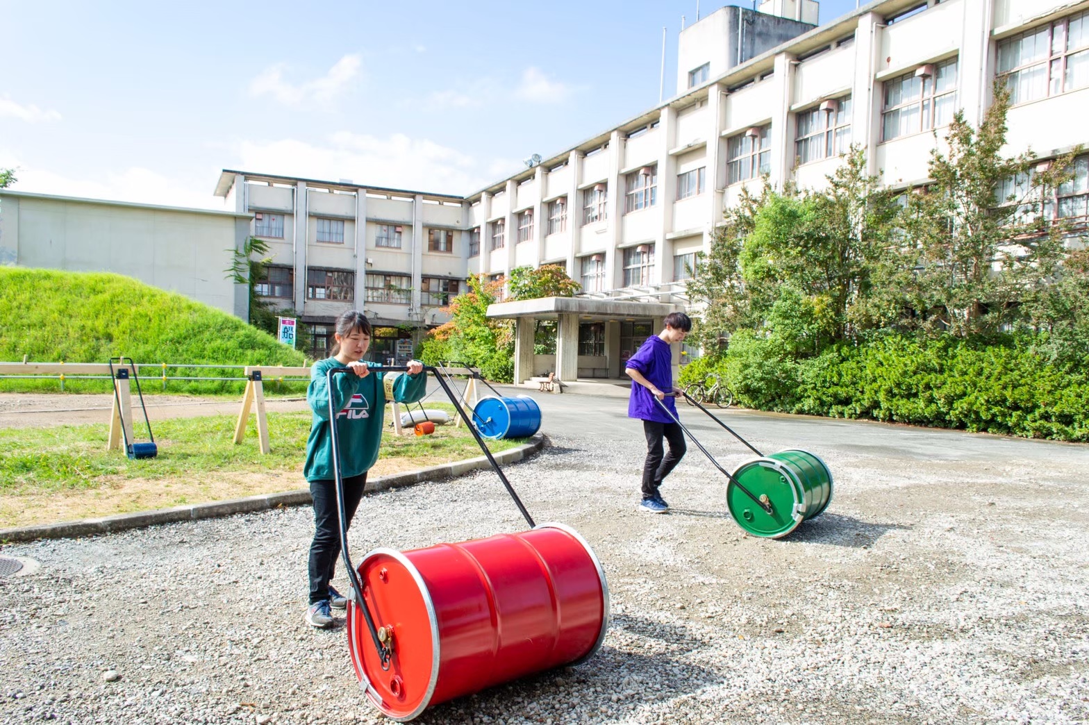 黒川岳「ローリングドラム」奈良県立大学での展示風景、2019年 Photo by Miyo Ogawa