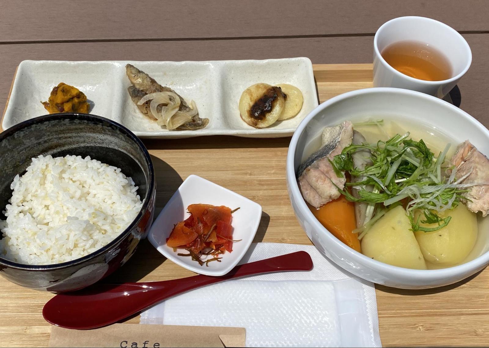アイヌ料理のチェプオハウ