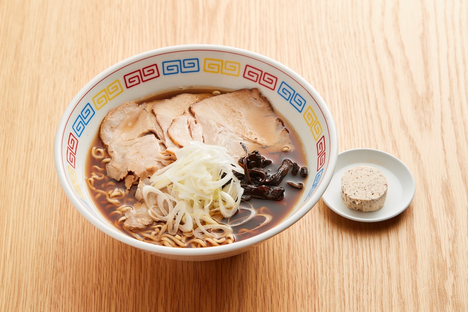 香茸と鮎の熟鮓クリームの醤油ラーメン 1400円 (宮木シェフ)
