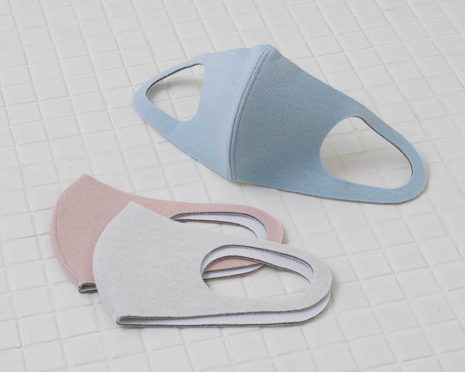 ホワイト、ピンク、ブルー 各ワンサイズ(Mサイズ・女性向け) 各¥1,300(税別)