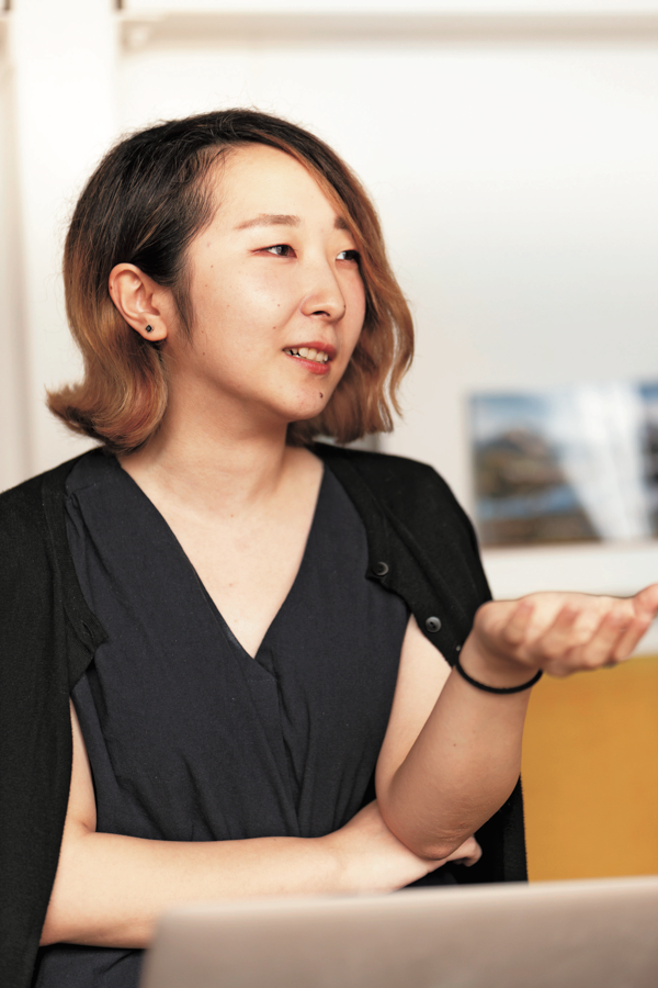 なかにし・すずか●元々は関西の大学に 通いながら2014年に『防災ガール』に加 入。その後、事務局長を務める。「防災は 選択肢のひとつ」と考えて自分たちの活 動を冷静に分析し、サイトのライティン グ、撮影、動画など幅広く手がける。昨年 より非営利団体のPRを行う会社を田中 美咲さんと設立。解散後は、シナリオ製作 の勉強に励む予定。