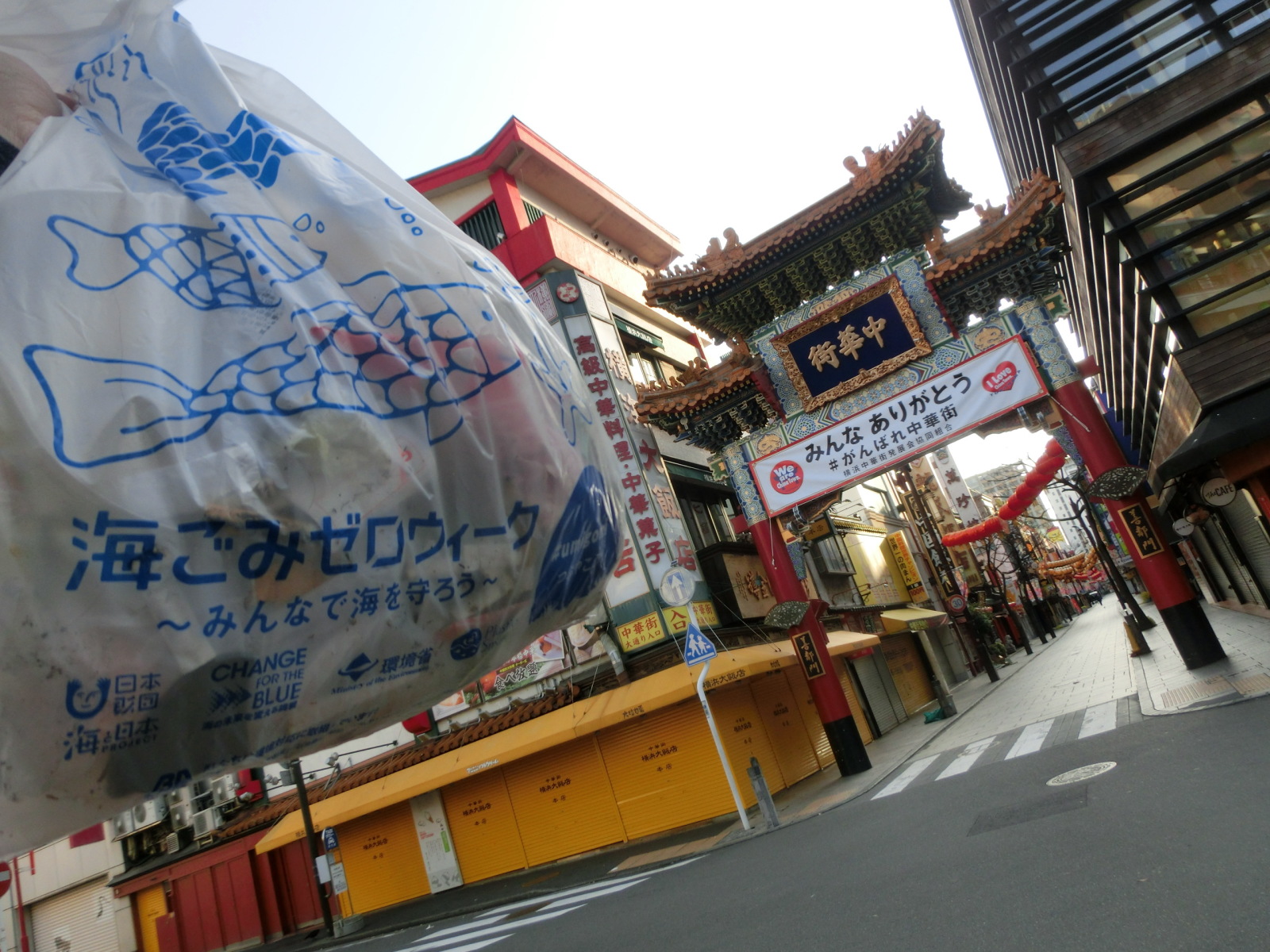 客足が減っても中華街をきれいに保ちたい。街への思いやりの表れ