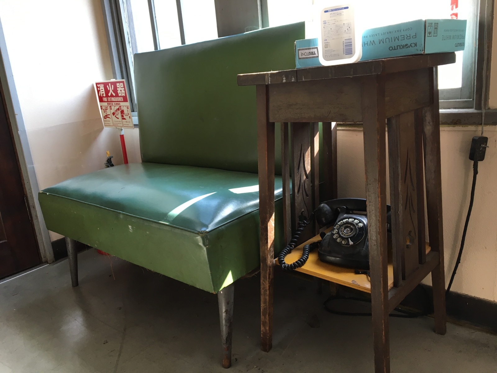 禁酒会館待合