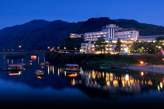 岩国国際観光ホテル外観