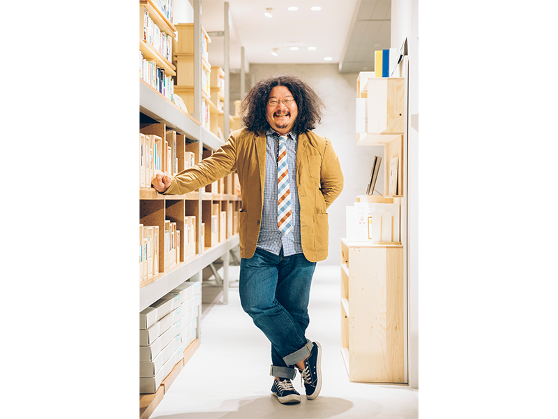 柳下恭平さん『ハミング バード・ ブックシェルフ』店主