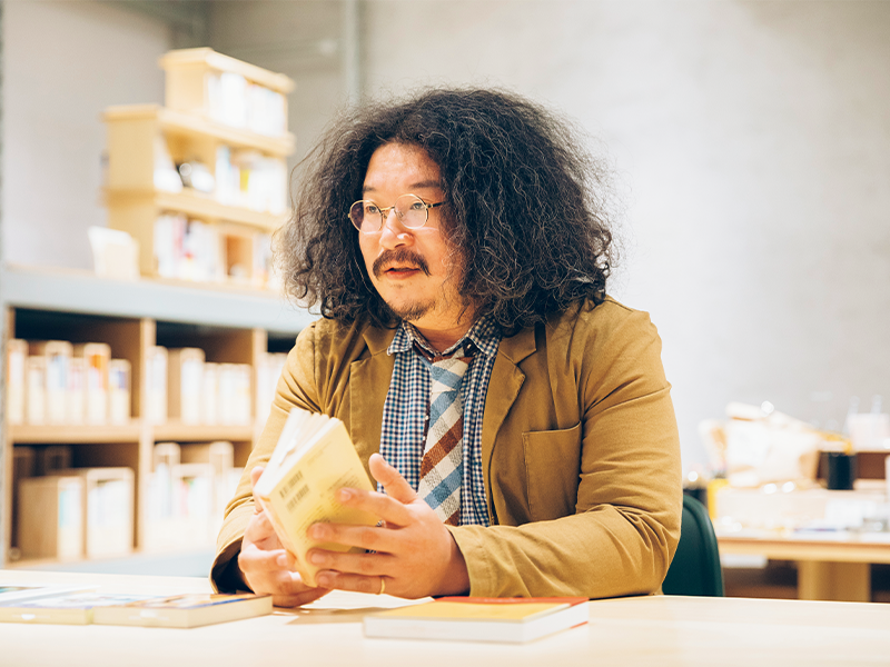 柳下さんと話をしていると、読書欲が自然とかき立てられてくる。