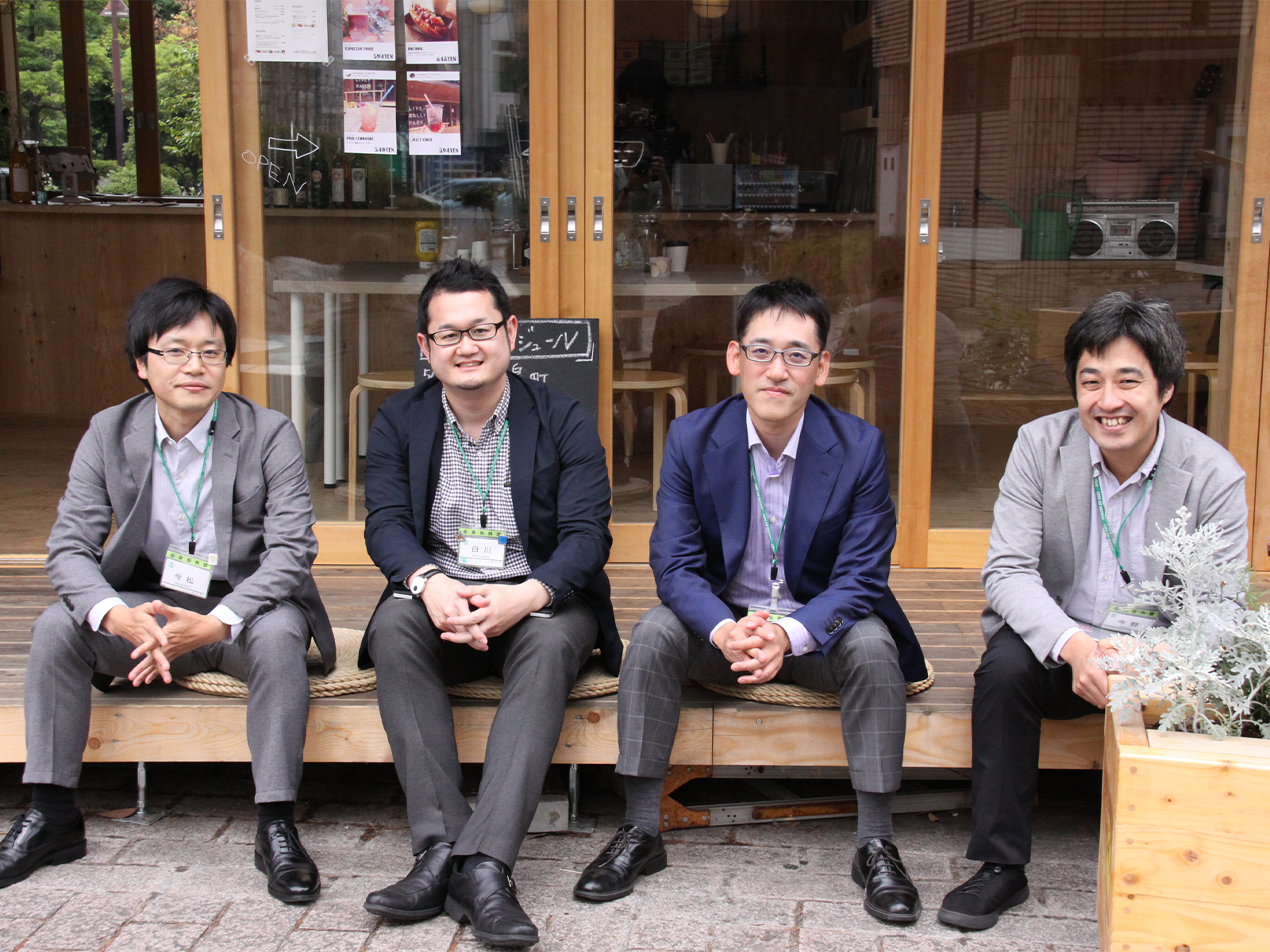 仙台市の仲間たち。左から今松亮二さん、白川さん、向井晃之係長、今野勇希さん。