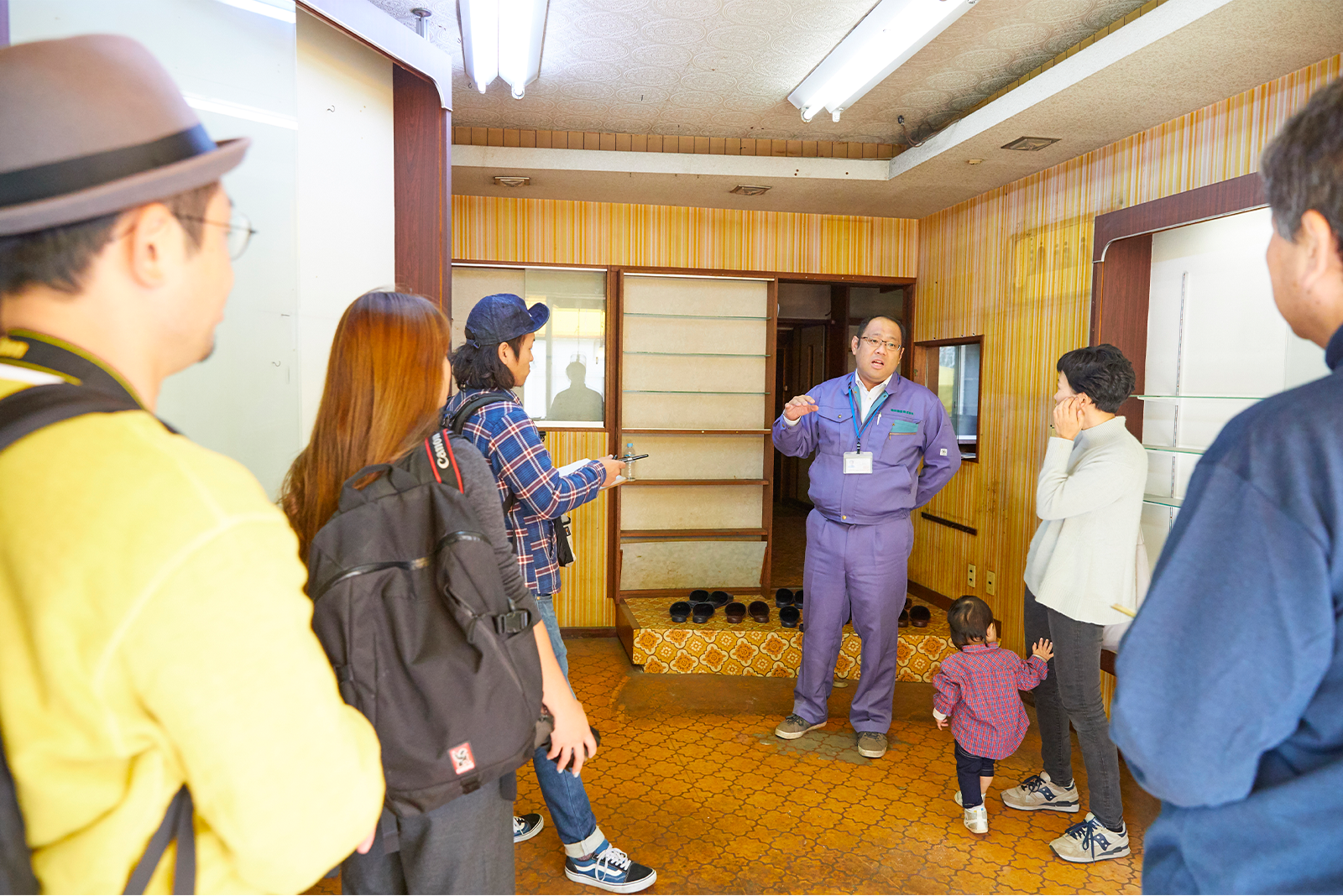 横田さんの解説の元、気になる空き家を見学。