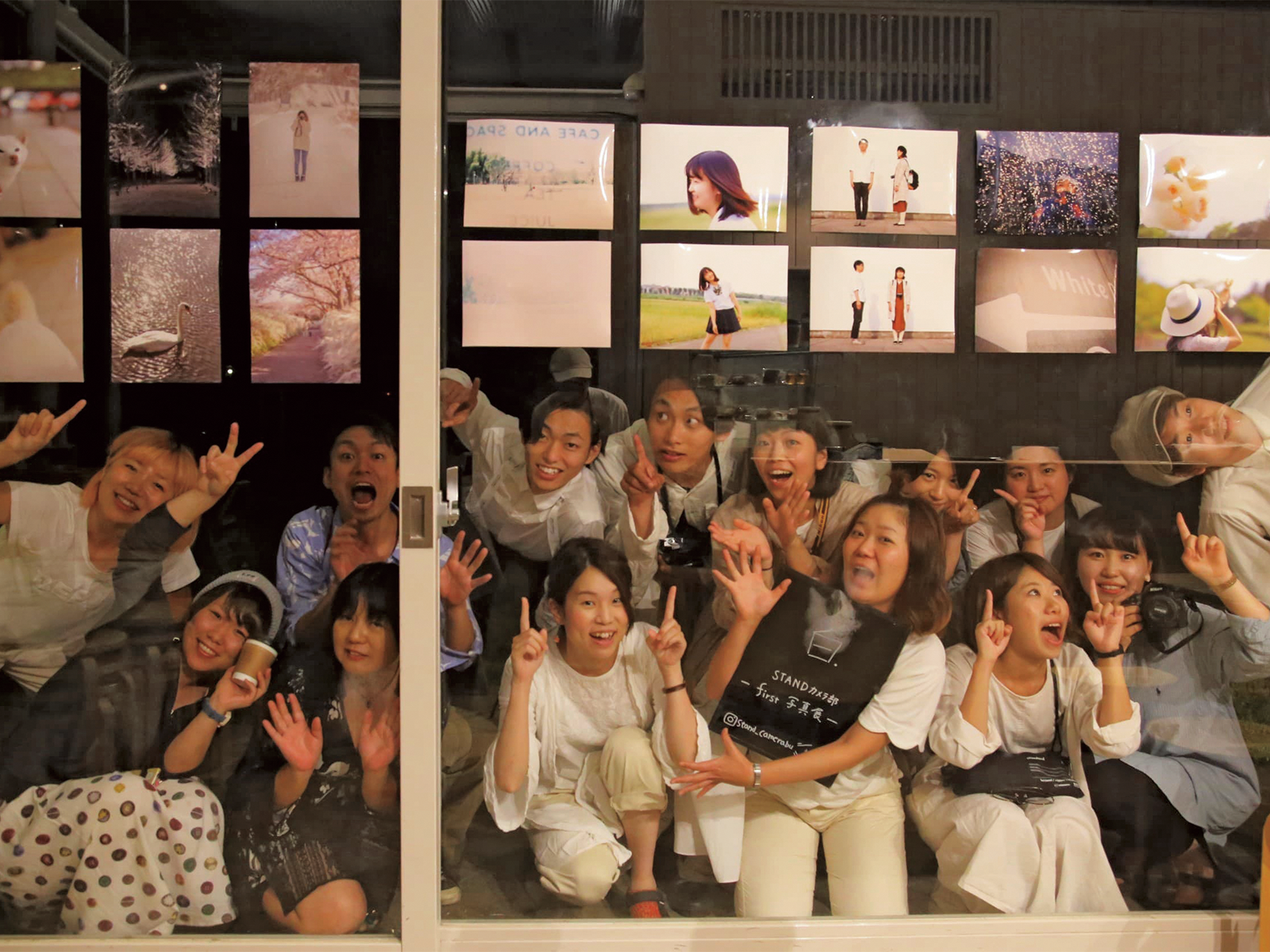 41人の部員が所属するカメラ部。写真展も開催し、「写ルンです」でファインダーを覗かずに撮った写真の展覧会は好評だった。