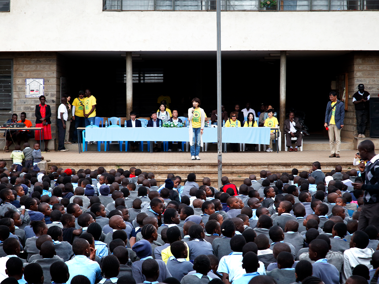 マザレ小学校(HEIDEMARIE MATHARE 4A SCHOOL)で。マザレ・スラムから通う子どもたちも多い。