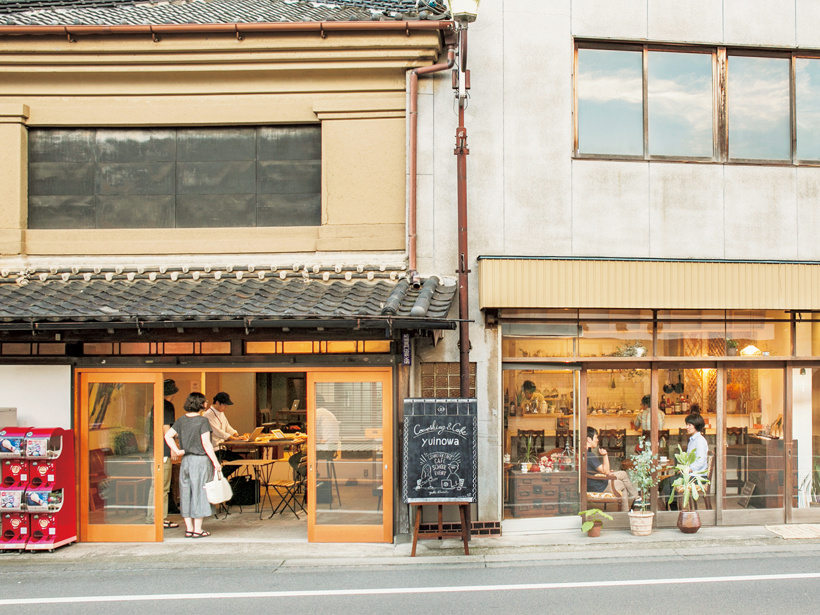 結城市の旧呉服店をリノベーションした『Coworking & Café yuinowa』。