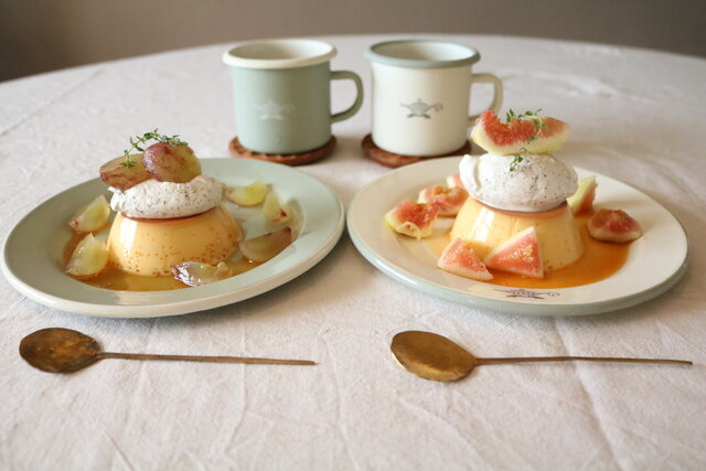 ちぎりパンと蒸しプリンとコーヒー